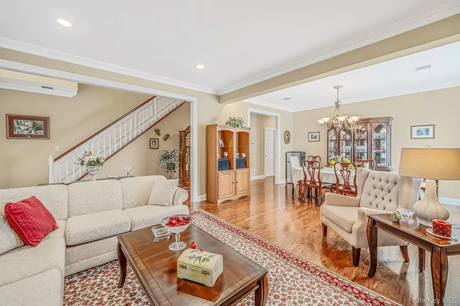 29 Golden Spruce Drive, Calverton, NY 11933 - #3