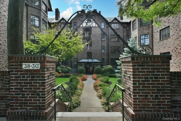 38-30 Douglaston Parkway #4B, Douglaston, NY 11363