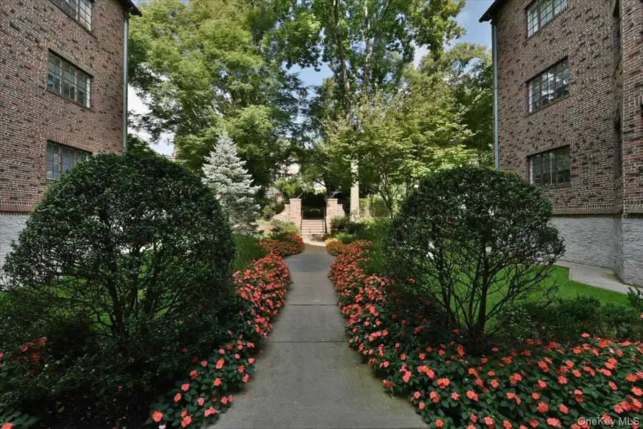 38-30 Douglaston Parkway #4B, Douglaston, NY 11363 - #3