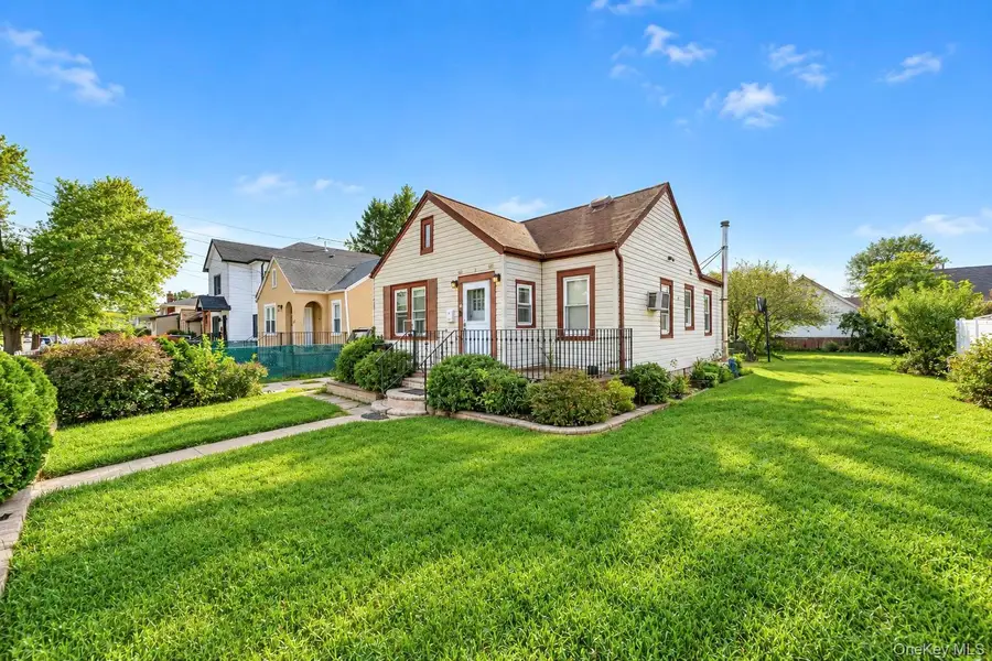 604 Clinton Avenue, Uniondale, NY 11553 - #2