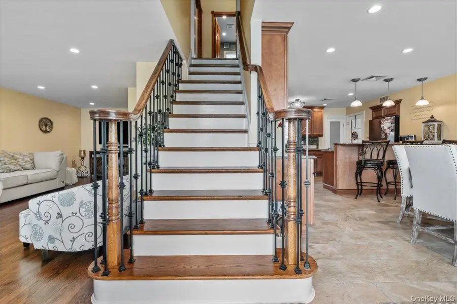 28 Lee Avenue, Bethpage, NY 11714 - #2