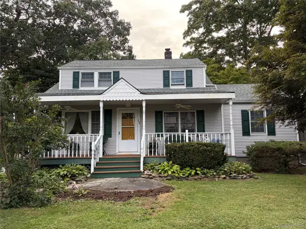 240 Washington Avenue, Saint James, NY 11780