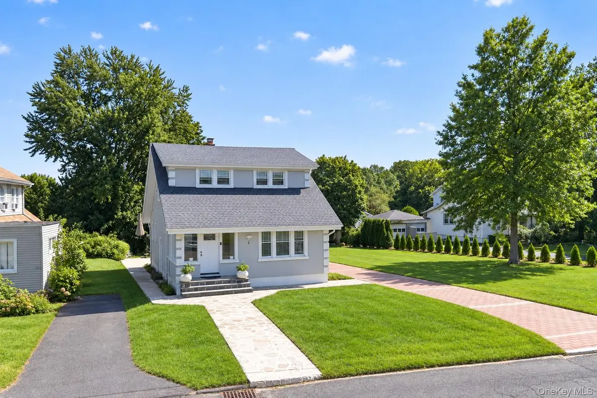 8 Highview Avenue, Nanuet, NY 10954 - #1