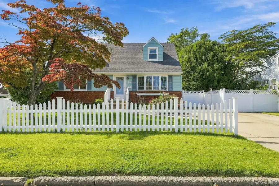 375 Catskill Avenue, Copiague, NY 11726 - #2