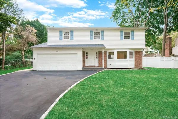 6 Shire Court, Greenlawn, NY 11740