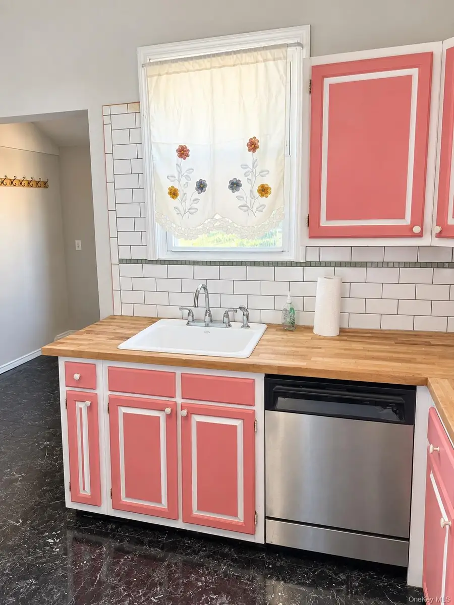 31 Martineau Street, Staten Island, NY 10303 - #3