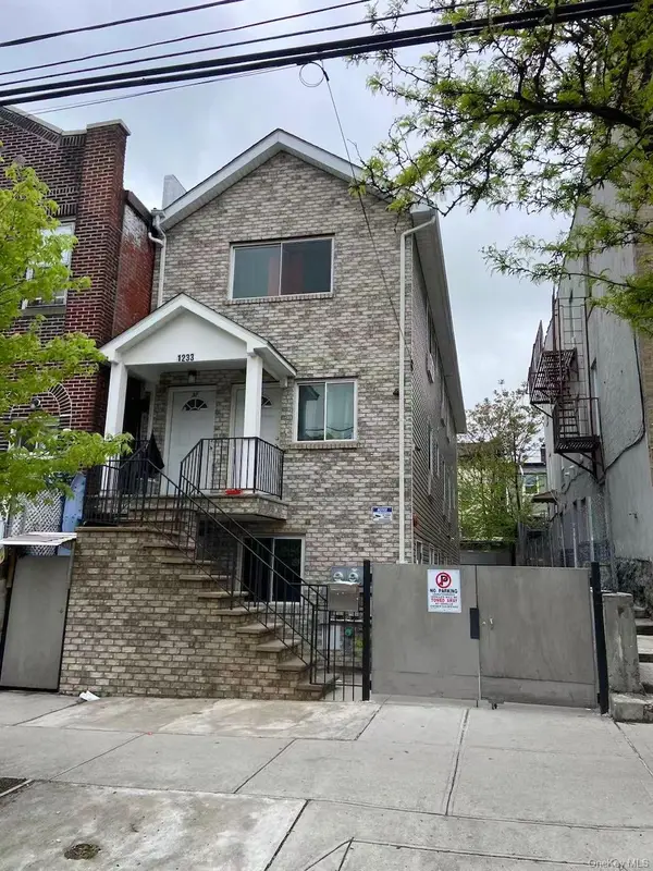 1233 Beach Avenue, Bronx, NY 10472