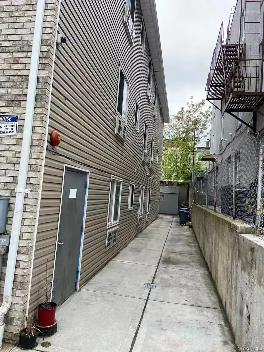 1233 Beach Avenue, Bronx, NY 10472 - #2
