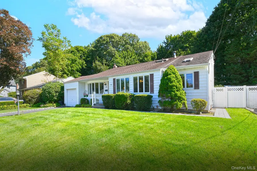 19 Court Drive, South Huntington, NY 11746 - #3