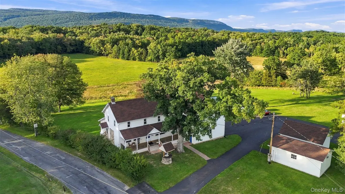 4 Low Road, Wallkill, NY 12589 - #1