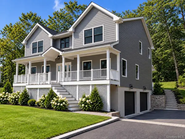 18 Overton Pass, Saint James, NY 11780