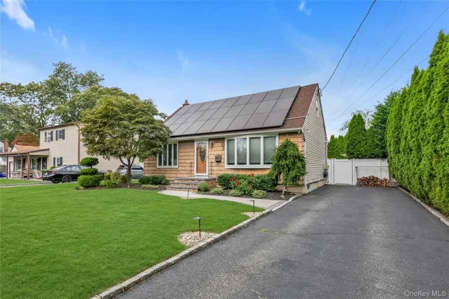 7 Eckert Street, Huntington Station, NY 11746 - #2