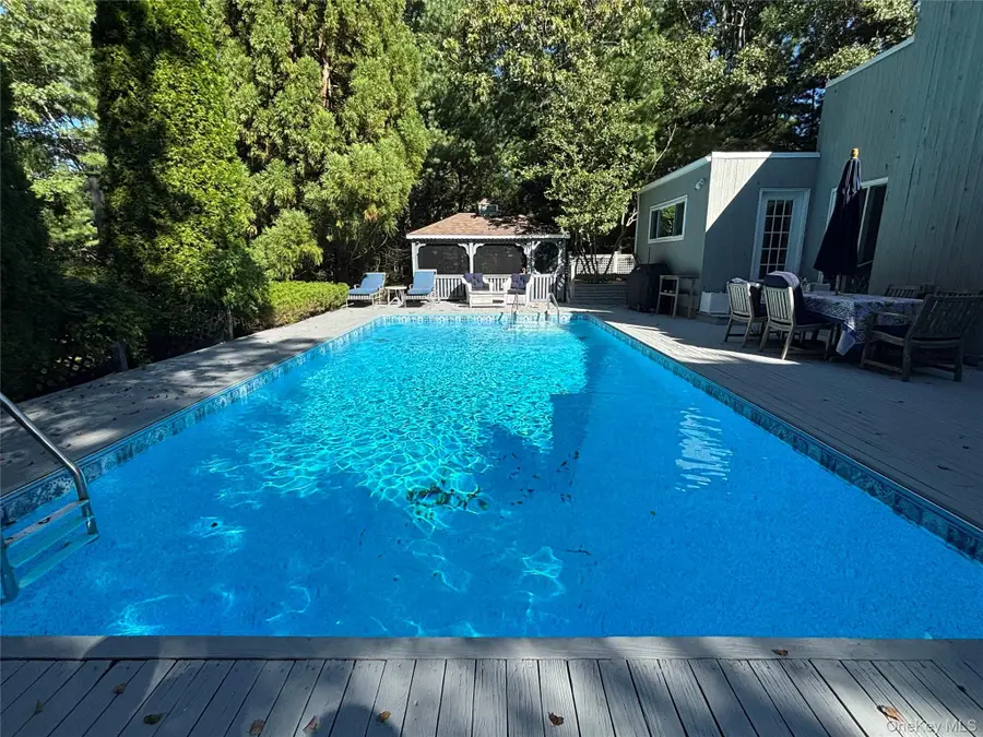 10 Glenmore Road, Hampton Bays, NY 11946 - #2