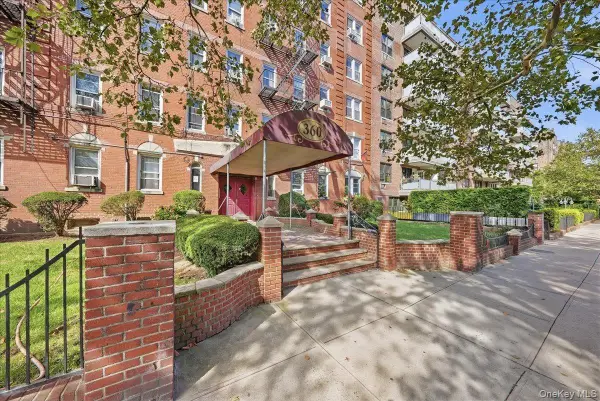 360 Ocean Parkway #5G, Brooklyn, NY 11218