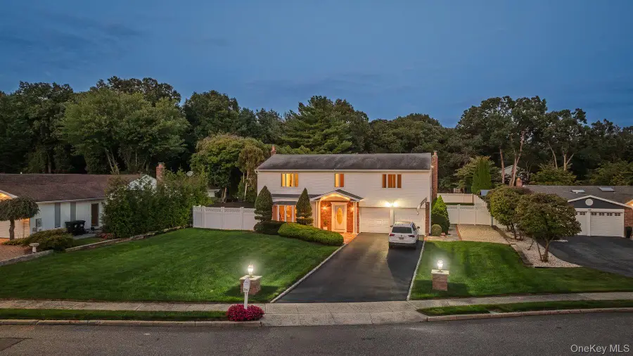 123 Old Post Drive, Hauppauge, NY 11788 - #2
