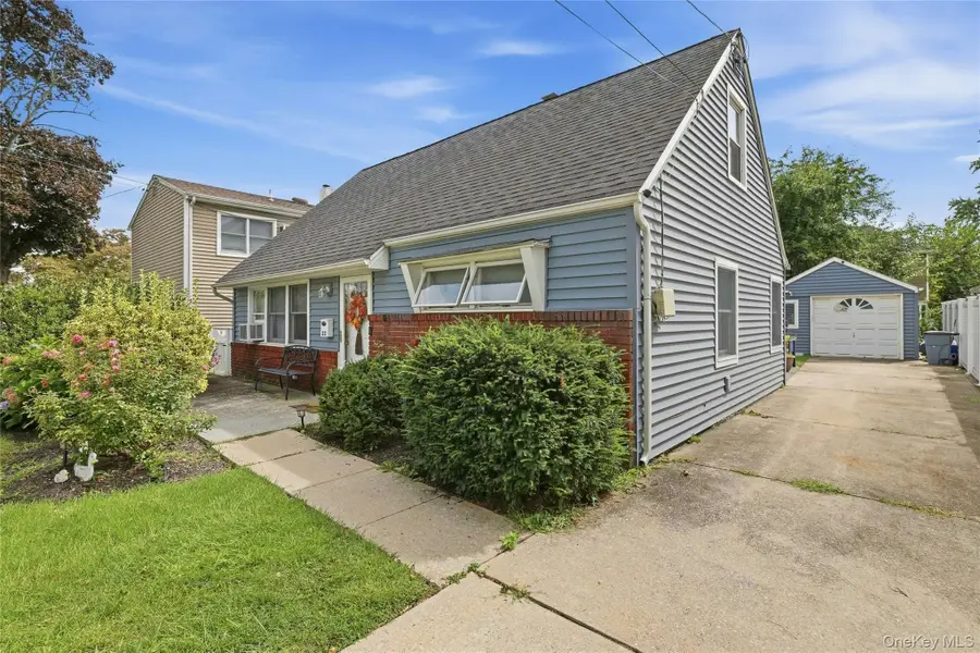 22 Fulton Avenue, New Hyde Park, NY 11040 - #3
