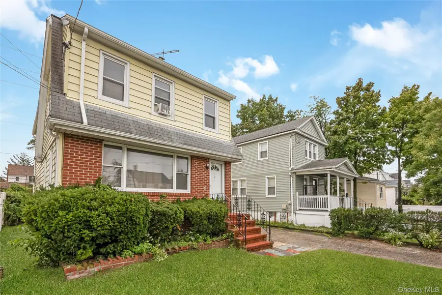 121 Cochran Place, Valley Stream, NY 11581 - #2
