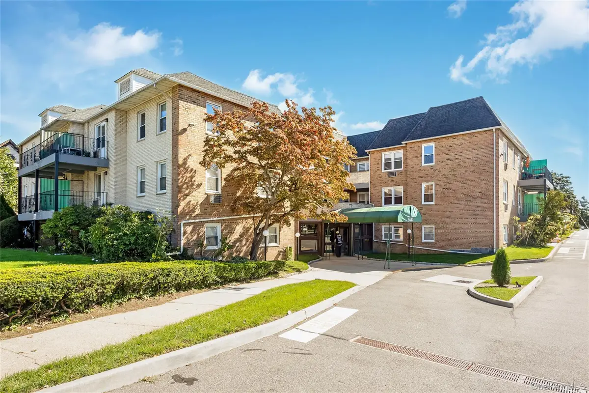 570 Broadway #B11, Lynbrook, NY 11563 - #1