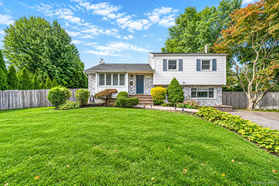 17 Marlowe Place, Greenlawn, NY 11740 - #2