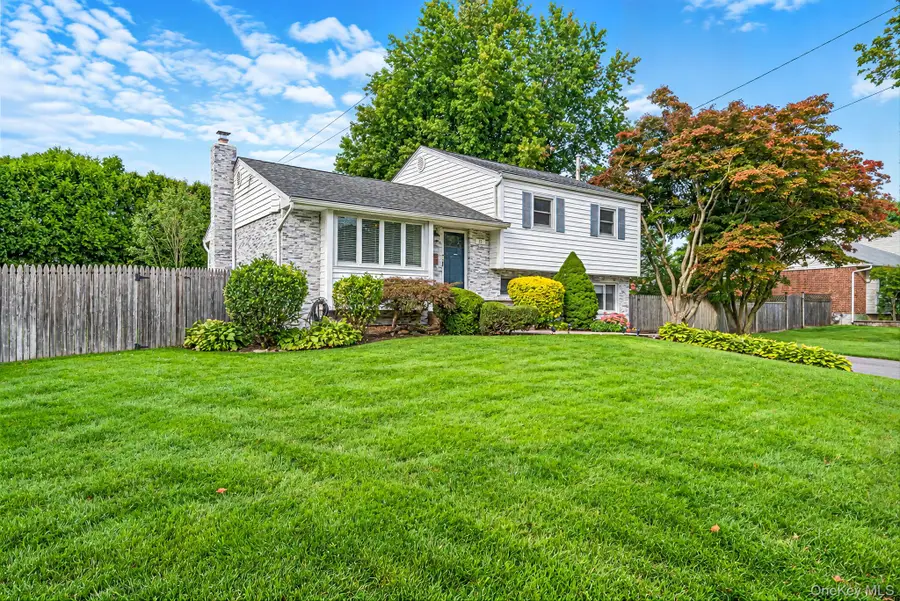 17 Marlowe Place, Greenlawn, NY 11740 - #3