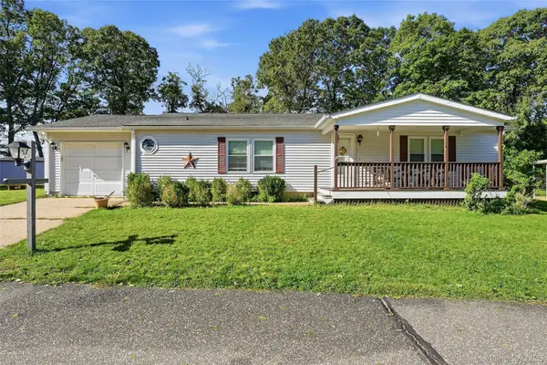 1407 Middle Road #45, Calverton, NY 11933