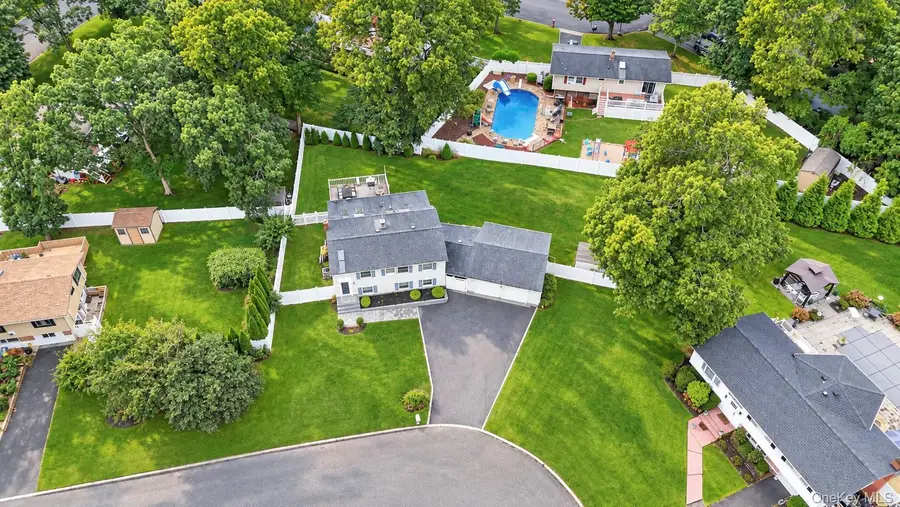 4 Bud Court, East Setauket, NY 11733 - #2