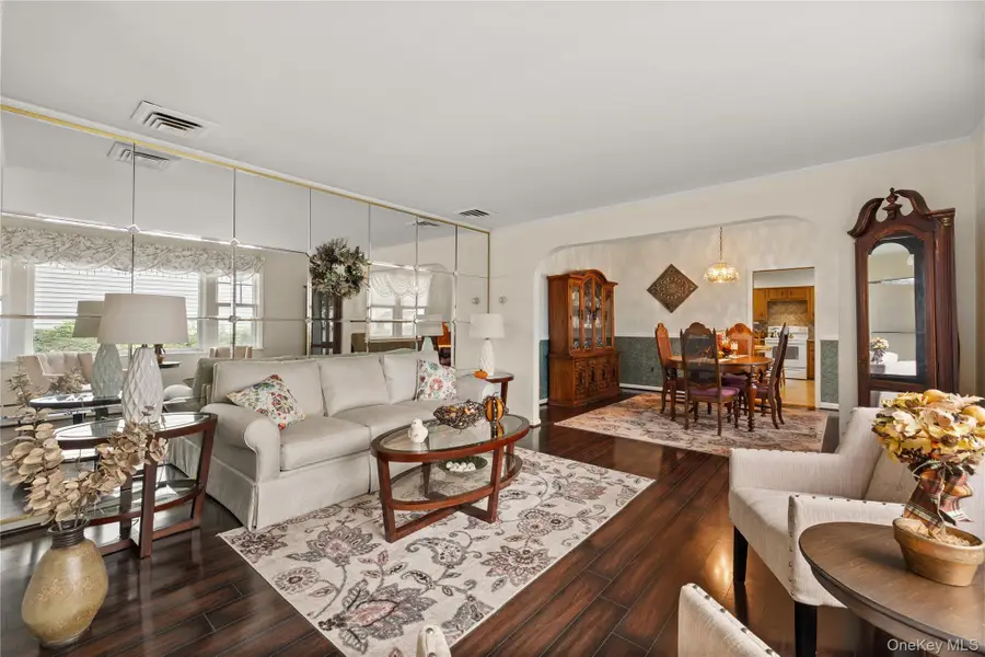 388 S 2nd Street, Lindenhurst, NY 11757 - #3