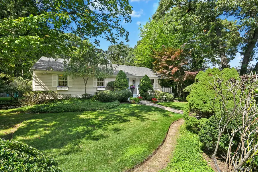 111 Red Oak Court, Port Jefferson, NY 11777 - #2