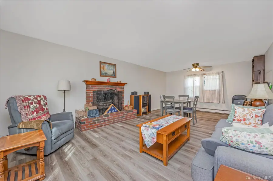 26 Dawes Avenue, Amity Harbor, NY 11701 - #3