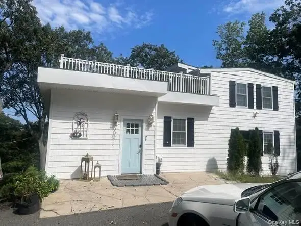 94 Dawn Road, Rocky Point, NY 11778