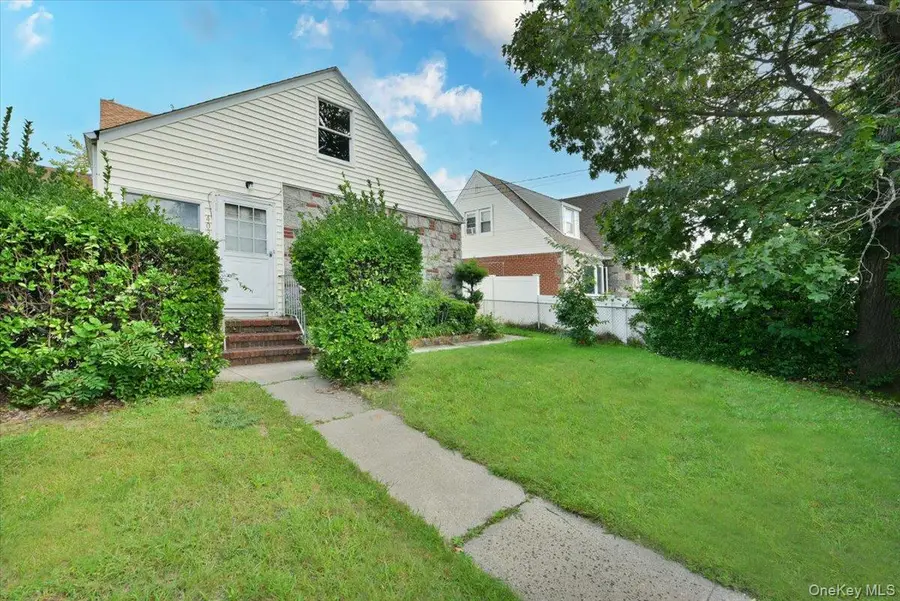 403 Oak Street, Copiague, NY 11726 - #3