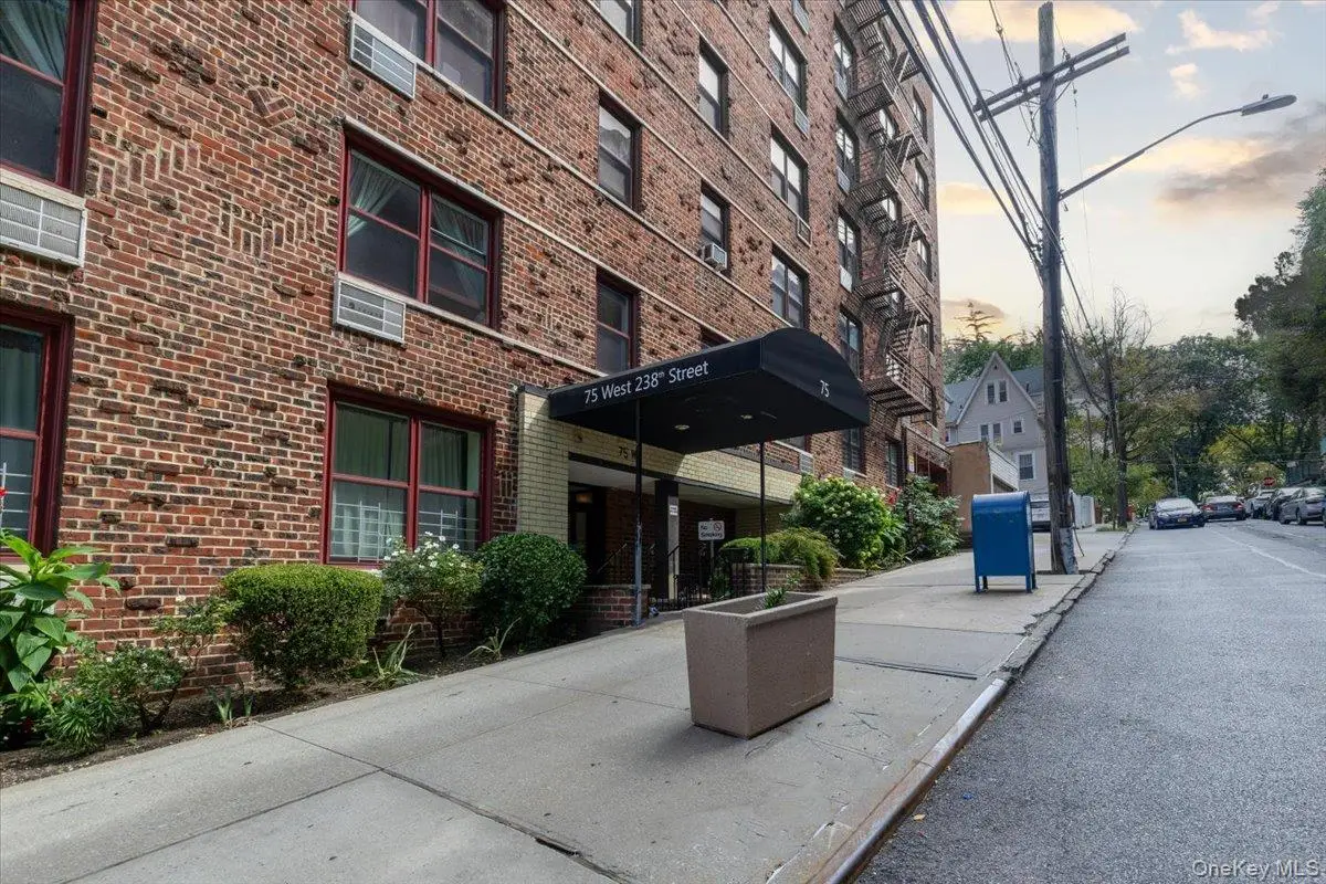 75 W 238th Street #2D, Bronx, NY 10463 - #1