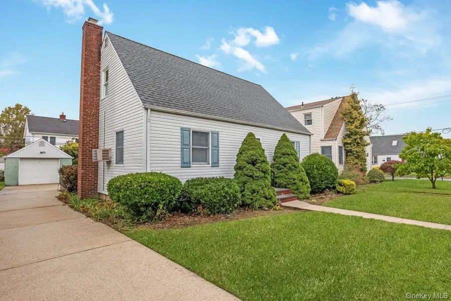 166 Cushing Avenue, Williston Park, NY 11596 - #3