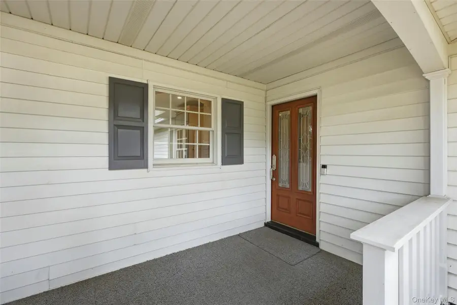 7 Franko Lane, East Setauket, NY 11733 - #3