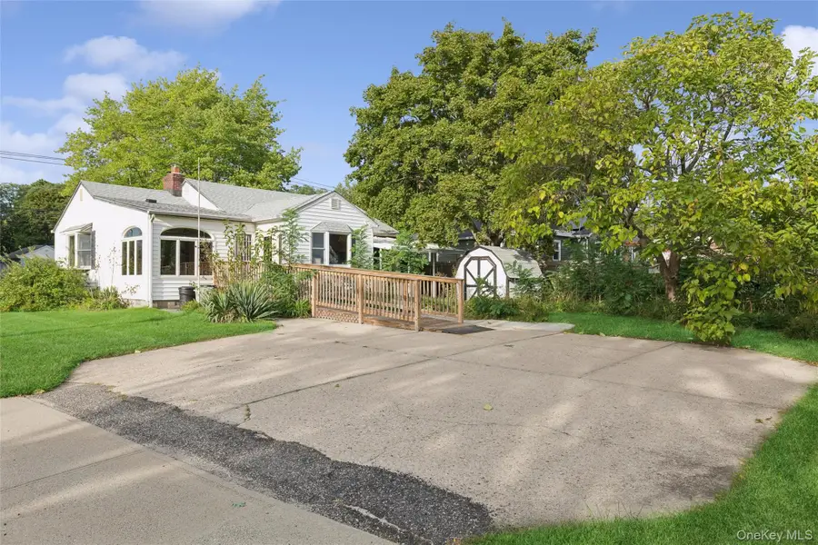 86 Log Road, Patchogue, NY 11772 - #2
