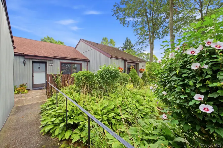 209 Strathmore Gate Drive, Stony Brook, NY 11790 - #2