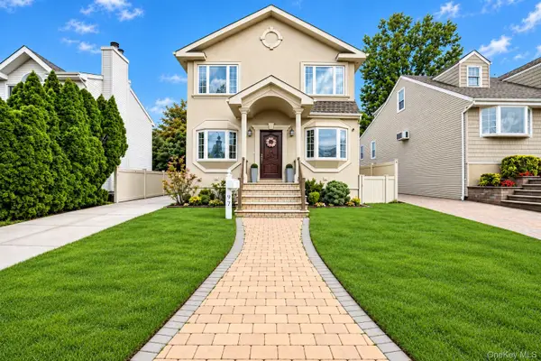 97 Coventry Avenue, Albertson, NY 11507
