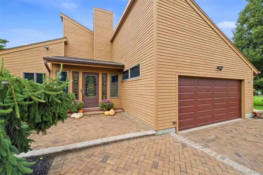 16 Bridle Path Lane, Port Jefferson, NY 11777 - #3