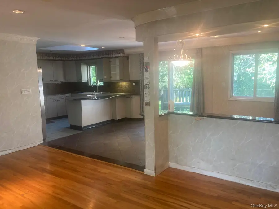 1375 Carole Court, Valley Stream, NY 11580 - #3