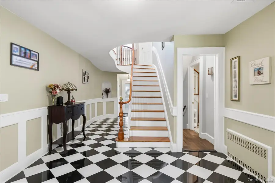 22 Nassau Boulevard, Garden City, NY 11530 - #2