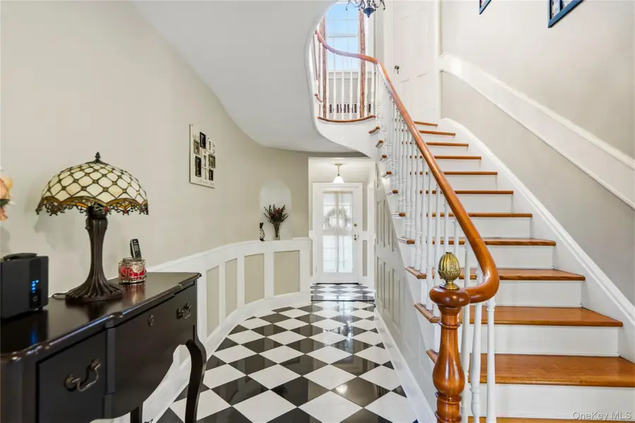 22 Nassau Boulevard, Garden City, NY 11530 - #3