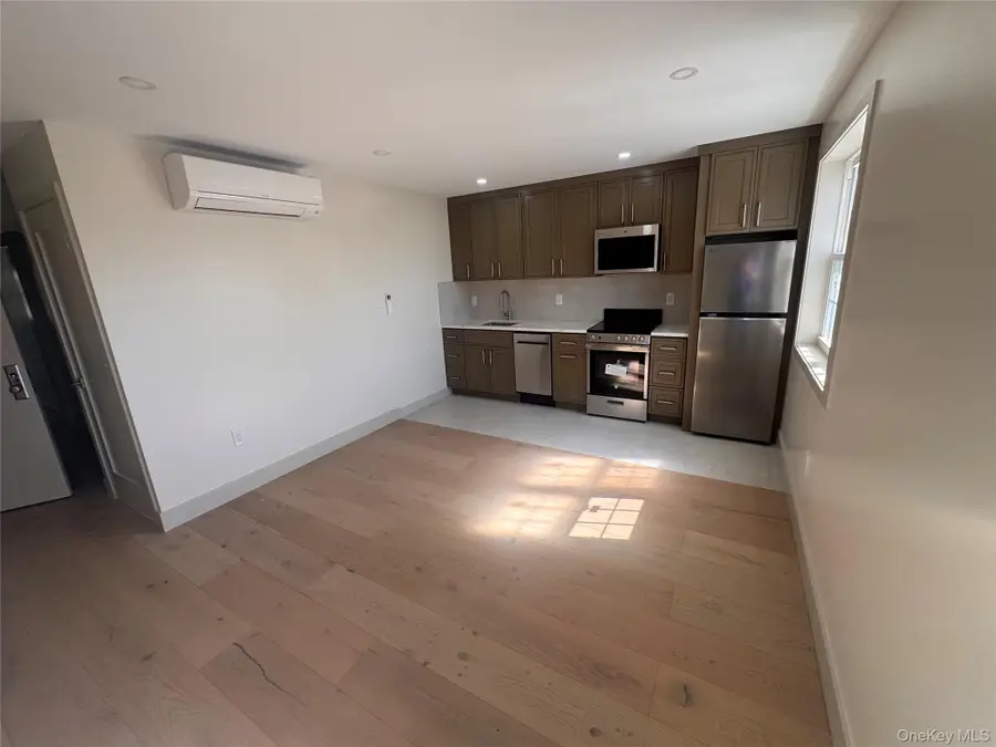 2034 Colden Avenue, Bronx, NY 10462 - #3