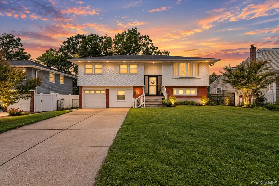 127 Iceland Drive, South Huntington, NY 11746 - #3