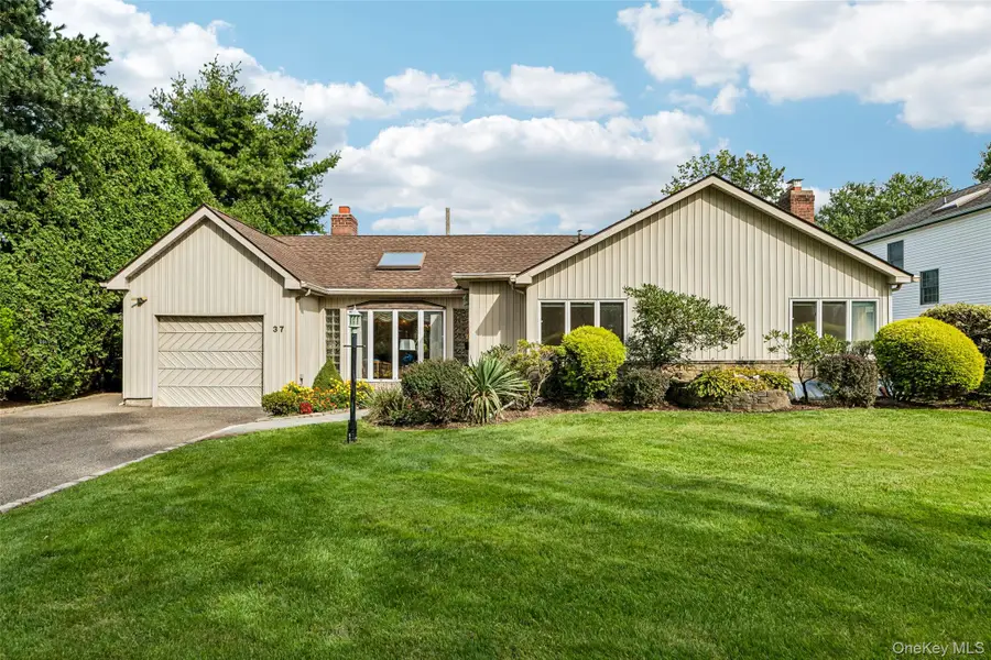 37 Linden Street, Garden City, NY 11530 - #3