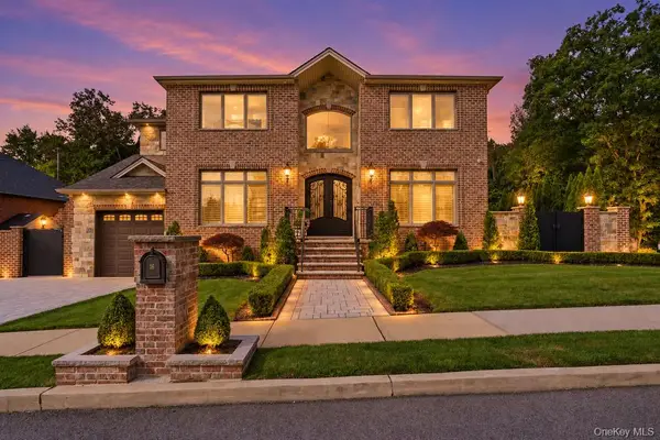 16 Belvedere Court, Staten Island, NY 10307