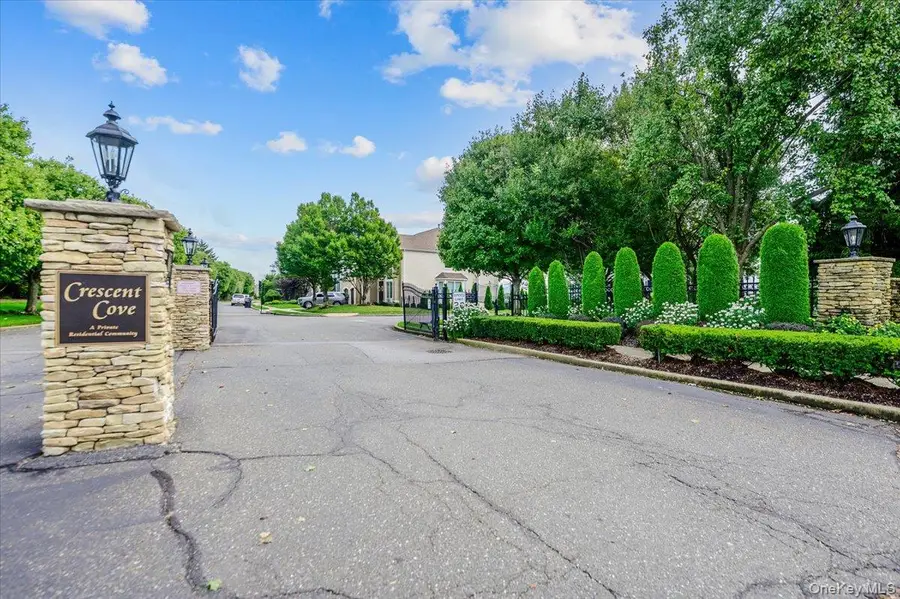 27 Crescent Cove Drive, Seaford, NY 11783 - #2