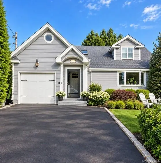 149 S Penataquit Avenue, Bay Shore, NY 11706