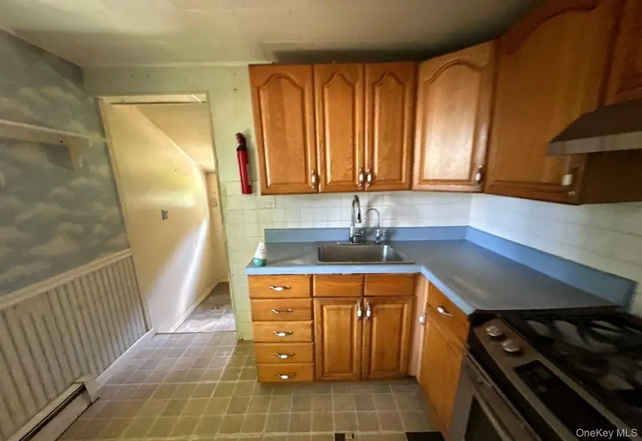 184 Suffolk Avenue, Brentwood, NY 11717 - #3