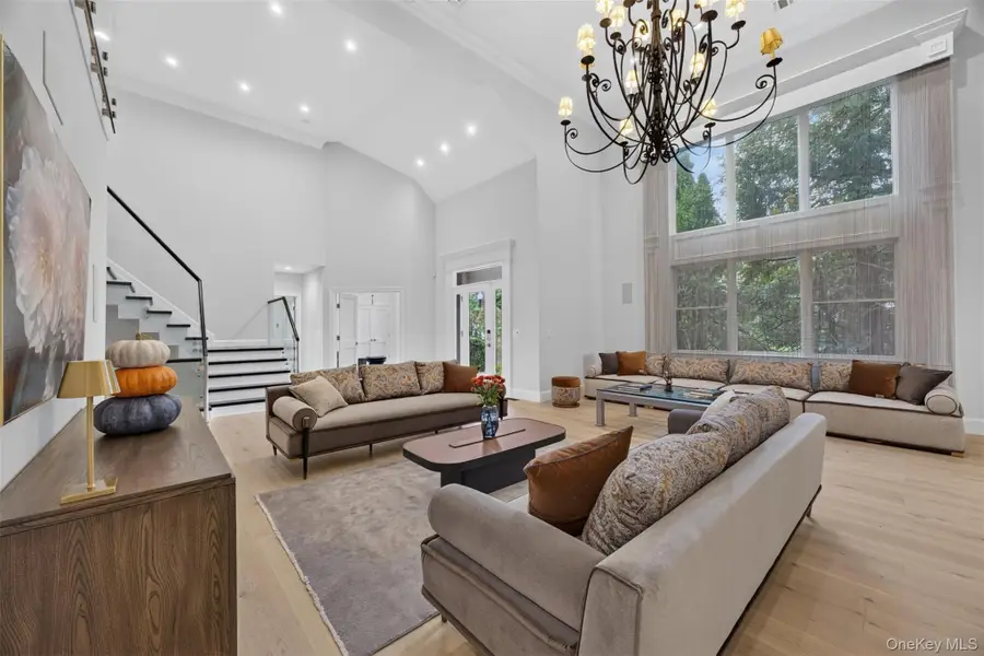 68 Kensington Circle, Manhasset, NY 11030 - #2