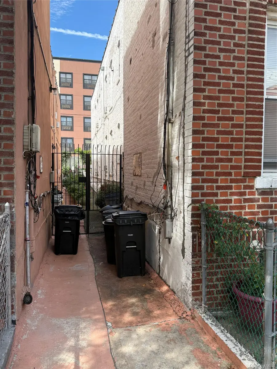 2427 Fuller Street, Bronx, NY 10461 - #3